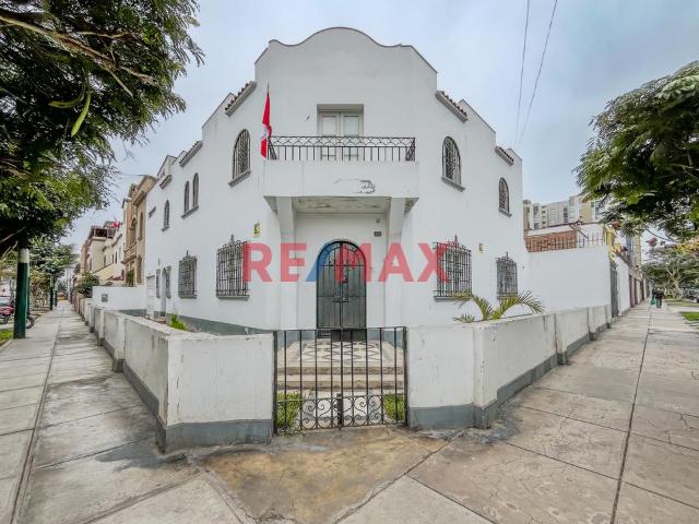 Se Vende Amplia Casa En Esquina Para Proyecto Inmobiliario