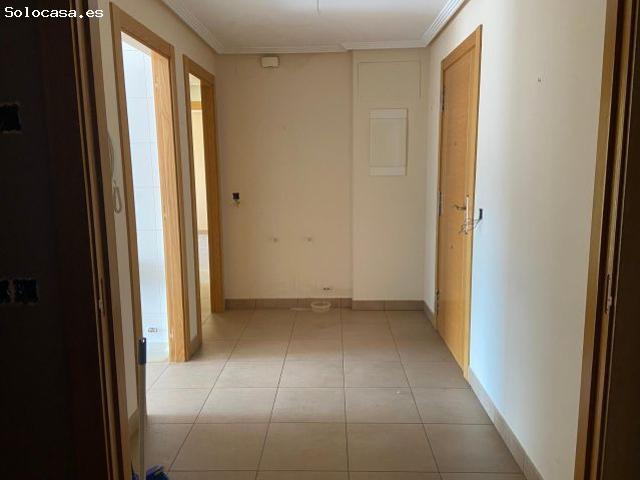 SE VENDE APARTAMENTO, COCINA, SALÓN, 2 HAB 2 BAÑOS, ASCENSOR, TRASTERO, PLAZA DE GARAJE, NECESITA