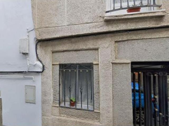Se vende apartamento OKUPADO en Veintinueve de Agosto 20 de Béjar, Salamanca