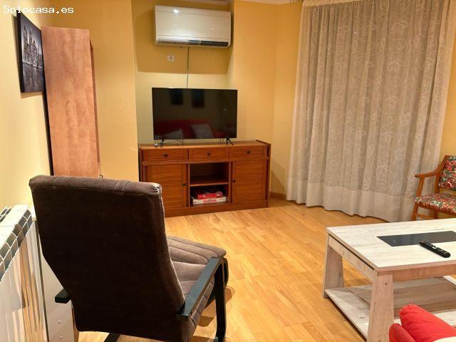 SE VENDE APARTAMENTO SEMINUEVO EN EL CENTRO DE VALENCIA DE DON JUAN, AMUEBLADO, COCINA, SALÓN, TERRA