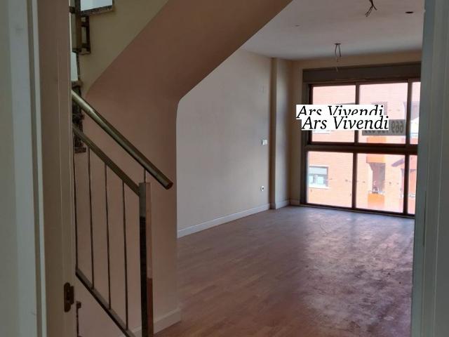 SE VENDE ATICO DUPLEX DE OBRA NUEVA CON TERRAZA 20 M2
