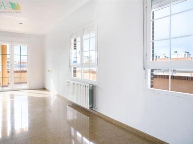 SE VENDE ÁTICO DÚPLEX EN LA ZONA NUEVA DE NOVELDA ALICANTE