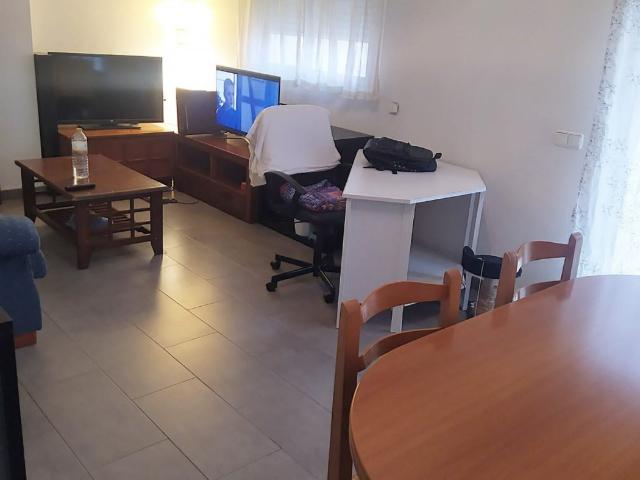 SE VENDE ATICO EN AVDA. JUAN CARLOS I CON 2 PLAZAS DE GARAJE