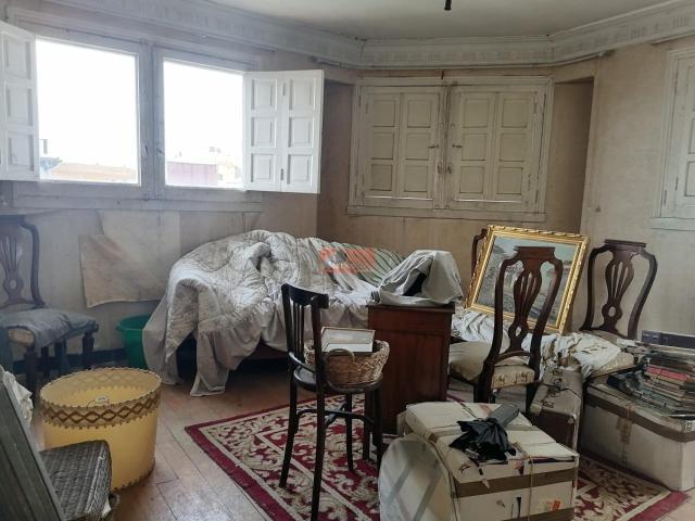 SE VENDE ÁTICO PARA REFORMAR PRÓXIMO AL CENTRO!