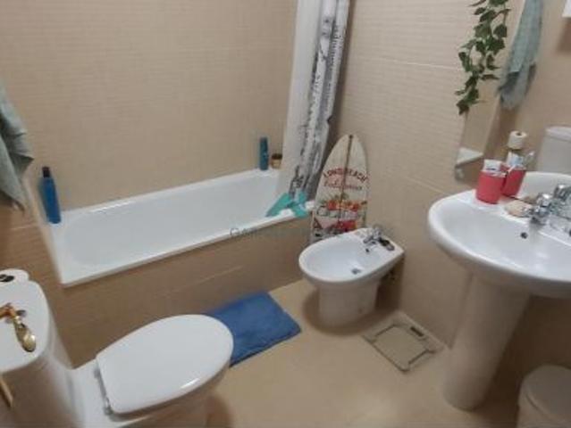 Se vende bajo en Treto