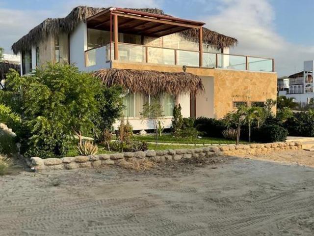 Se vende bella casa de playa en los organos piura