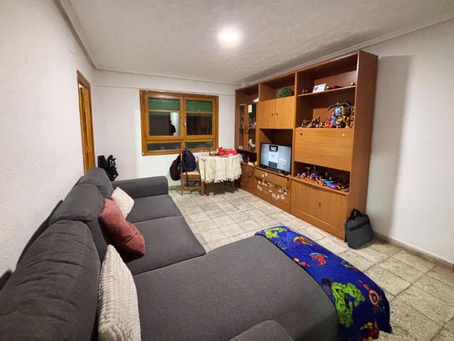 Se vende bonito piso de 3 Habs. Pacheco y Torrens inmobiliaria