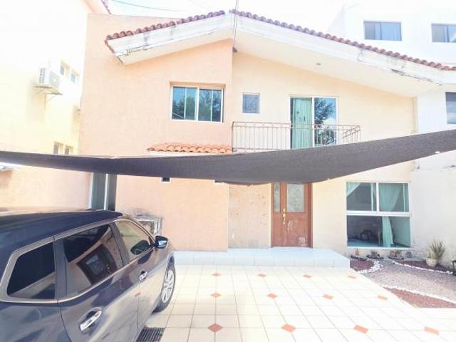 Se vende bonita casa en Vallarta Universidad a 5min de Andares