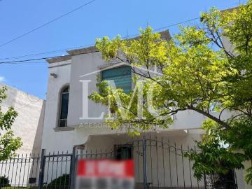 Se vende bonita casa en fraccionamiento Los Reales al norte de Saltillo