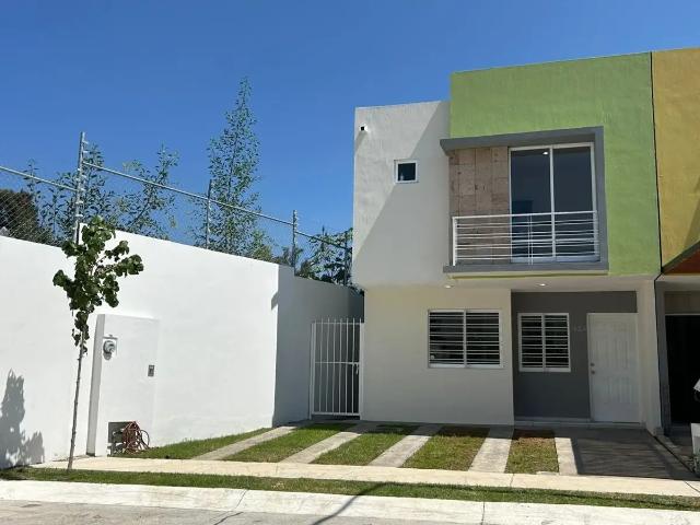 SE VENDE BONITA CASA EN PARQUE LAS LOMAS, TONALÁ