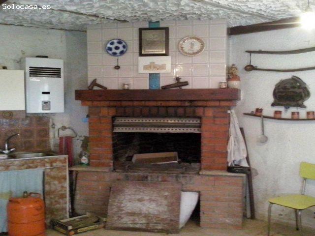 ? Se vende bodega merendero con terreno y posibilidad de construir vivienda en MELGAR DE FERNAMENTAL