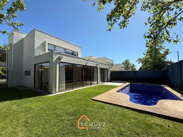 Se vende casa mediterránea en Alto Rucahue 1236 | dormitorios por 10500.00 en Talca
