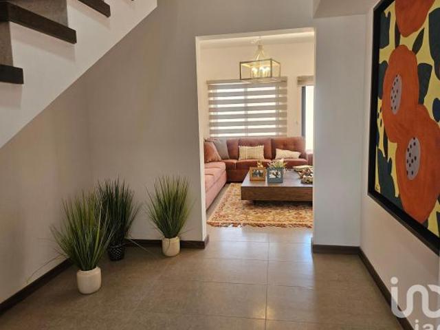 Se vende Casa Nueva 1 min de Plaza Benza. Cerca de puente Zaragoza