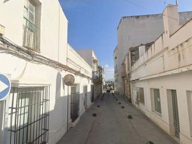 SE VENDE casa OKUPADA en Calle Descalzos Nº 8 Puerto de Santa María El Cádiz