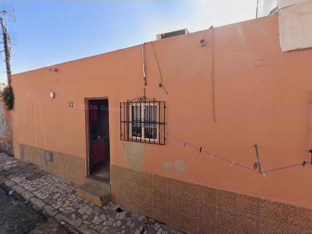 Se vende casa OKUPADA en Calle Jábega 27 de Almería, Almería