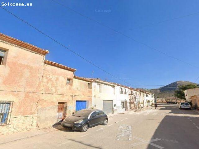 SE VENDE CASA OKUPADA en Calle Orihuela Barbarroja Nº 3 Orihuela Alicante/Alacant