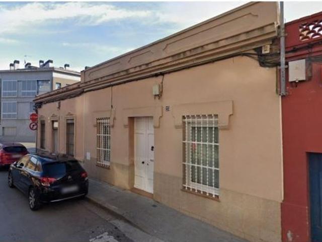 Se vende CASA OKUPADA en Calle S Sebastia De Nº 271 Sabadell Barcelona
