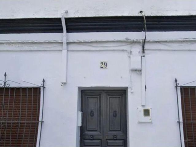 SE VENDE CASA OKUPADA en Calle Victoria Kent Nº 29 Tocina Sevilla