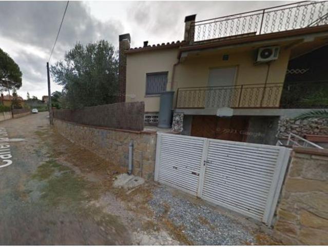 SE VENDE CASA OKUPADA EN Mas Atarros 48 de CASTELLBELL I EL VILAR Barcelona