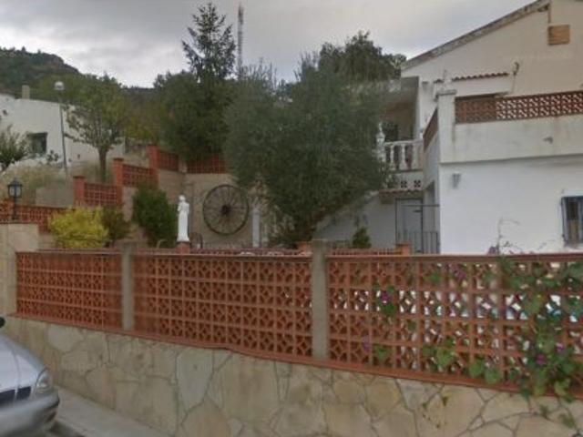 SE VENDE CASA OKUPADA en Segarra Vacarisses Barcelona