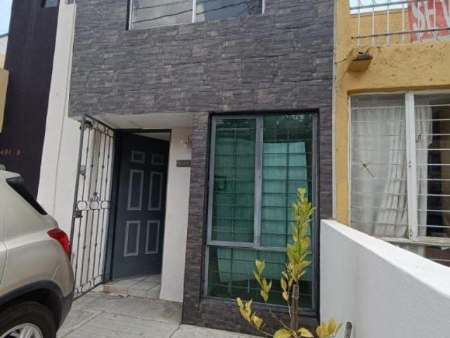 SE VENDE CASA ATRAS DEL ITESO