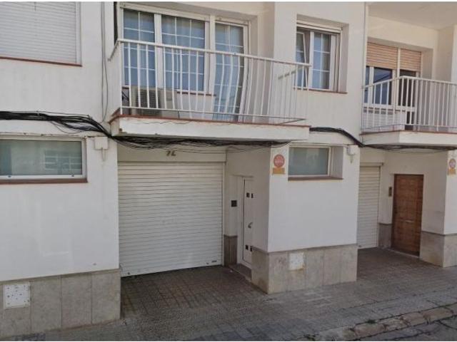 Se vende Casa ADOSADA en Calle Soler I Puigdollers en Sant Vicenç de Castellet, Barcelona