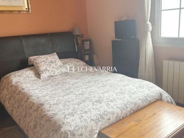 SE VENDE CASA ADOSADA EN ROMO EN LA CALLE EZEQUIEL AGUIRRE