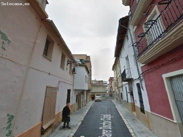 SE VENDE casa adosada OKUPA en C Doctor Cajal 1 de Llosa de