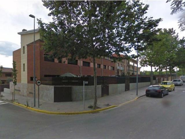 Se vende casa adosada OKUPA en St Julia Sarrià de Ter Girona