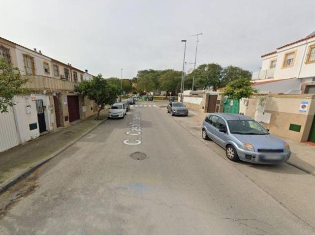 Se vende casa adosada OKUPA en Torre Del Tajo Jerez de la Frontera Cádiz