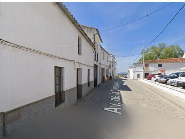 SE VENDE CASA ADOSADA OKUPADA EN AV CONSTITUCION LA 20 GUADALCANAL SEVILLA