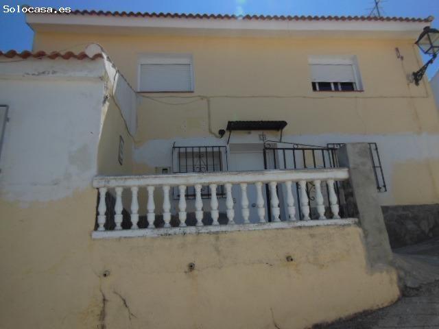 Se vende Casa Adosada OKUPADA en Calle Albaicin Vent 3 Alhama de Granada, Granada