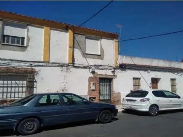 SE VENDE CASA ADOSADA OKUPADA en Calle Emilio Castelar Nº 10 La Rinconada Sevilla