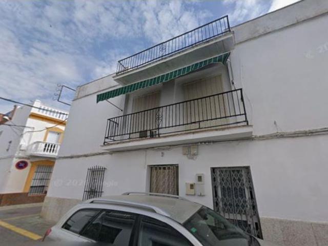 SE VENDE CASA ADOSADA OKUPADA en Calle Marquesa Nº 6 Campana La Sevilla