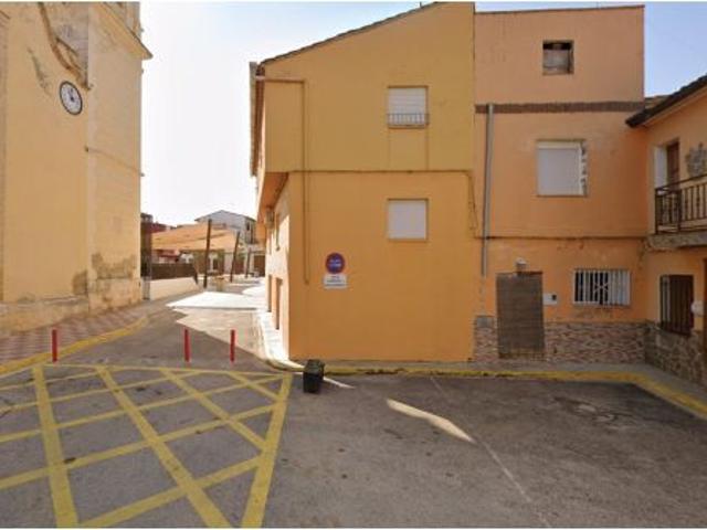 Se vende Casa Adosada OKUPADA en Plaza Iglesia 3 Senyera, Valencia/València