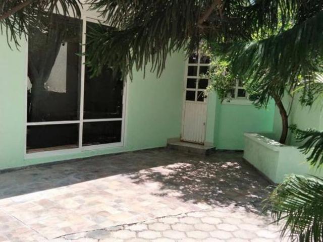 SE VENDE CASA AMPLIA COLONIA DEL PARQUE CELAYA
