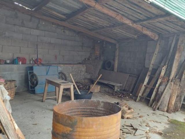 SE VENDE CASA ANTIGUA PARA REFORMAR CON TERRENO URBANO EN CACABELOS