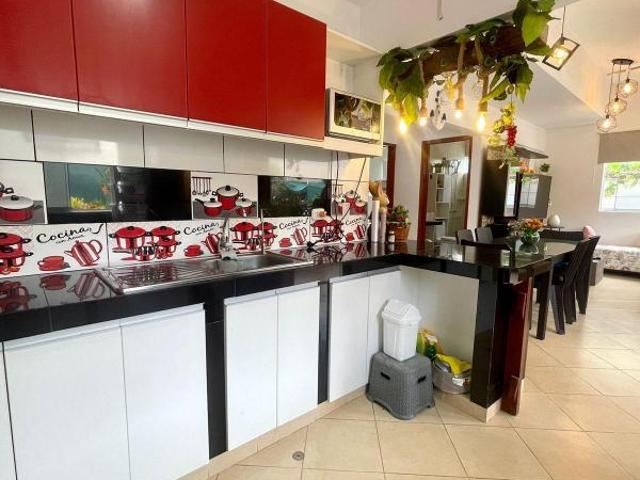 Se vende casa campo mar de dos pisos m en el condominio chocaya asia