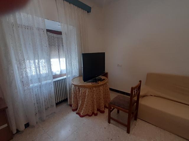 Se vende casa céntrica c/ Valeras