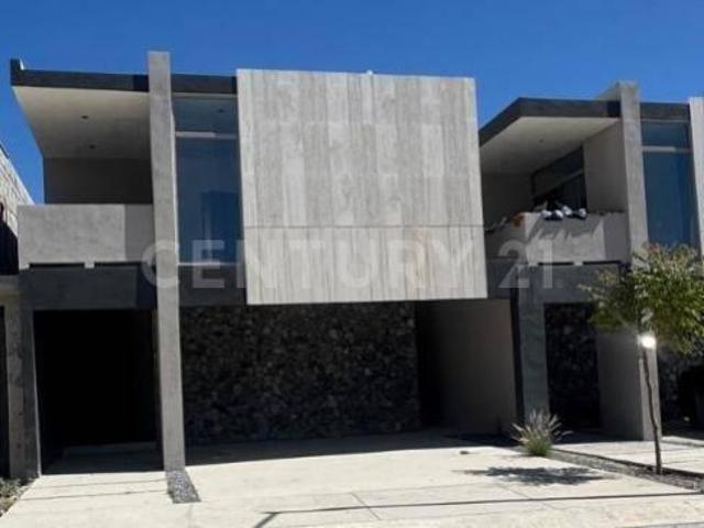 Se vende casa Cerca de HEB San Patricio y Plaza Cocoa, al norte de Saltillo