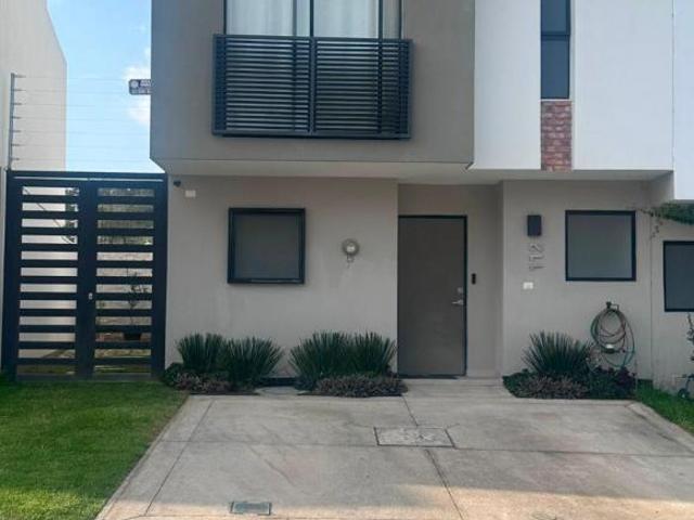 Se VENDE CASA, Col. Bosques de Sta. Anita, Tlajomulco, Jalisco