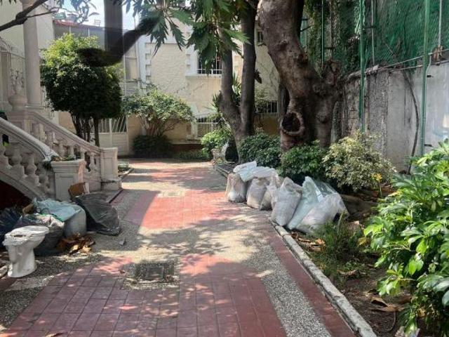 SE VENDE CASA COMO TERRENO PARA DESARROLLAR VIVIENDA HABITACIONAL
