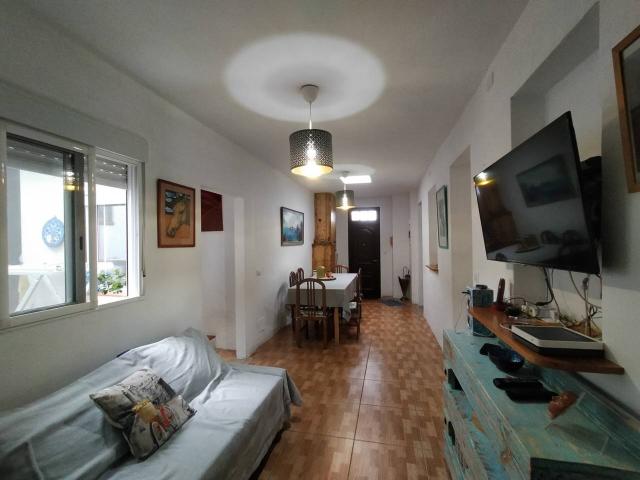 Se vende casa con terreno en la costa de Los Silos