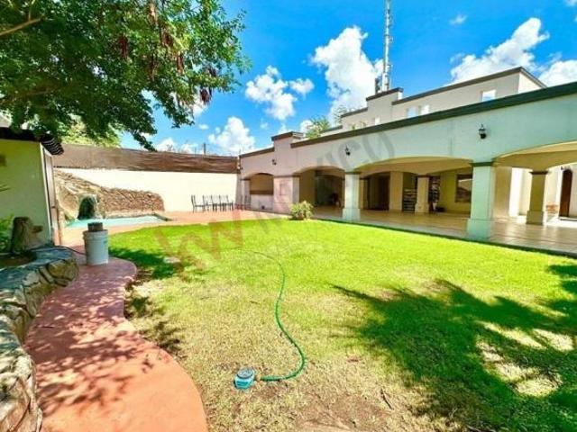 Se vende casa con Alberca 4 recamaras 3 baños 600mts2 de terreno