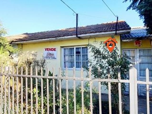 SE VENDE CASA CON AMPLIO TERRENO CALLE RENGO