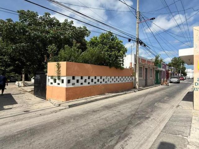 SE VENDE CASA CON AMPLIO TERRENO EN EL TRADICIONAL BARRIO DE SANTA ANA, CAMPECHE