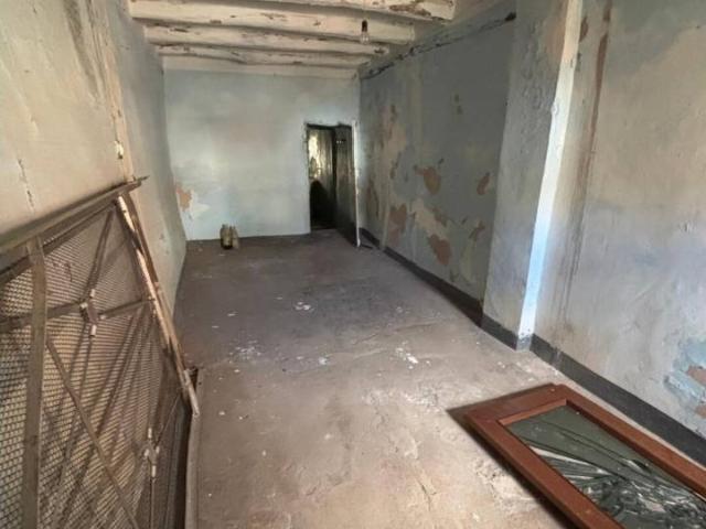 Se vende casa con corral para reformar en Illueca