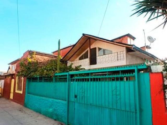 Se Vende Casa con Departamento Interior en comuna de El Bosque, Metro Copa Lo Martínez