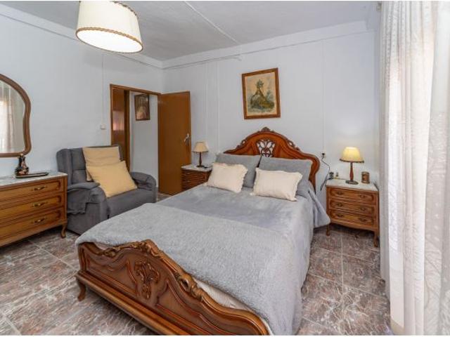 Se vende casa con encanto en el centro de La Peza