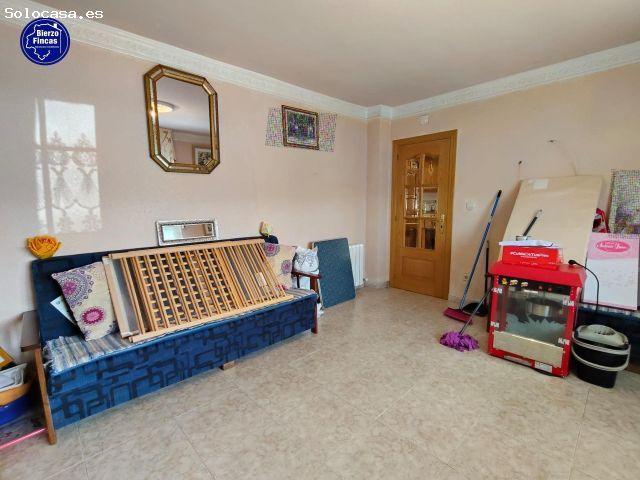 ? SE VENDE CASA CON GRAN PARCELA EN COLUMBRIANOS ?
